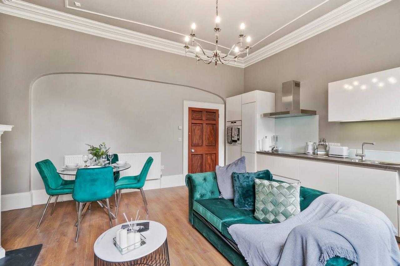 Lovely Central Wakefield Apartment - Parking Esterno foto