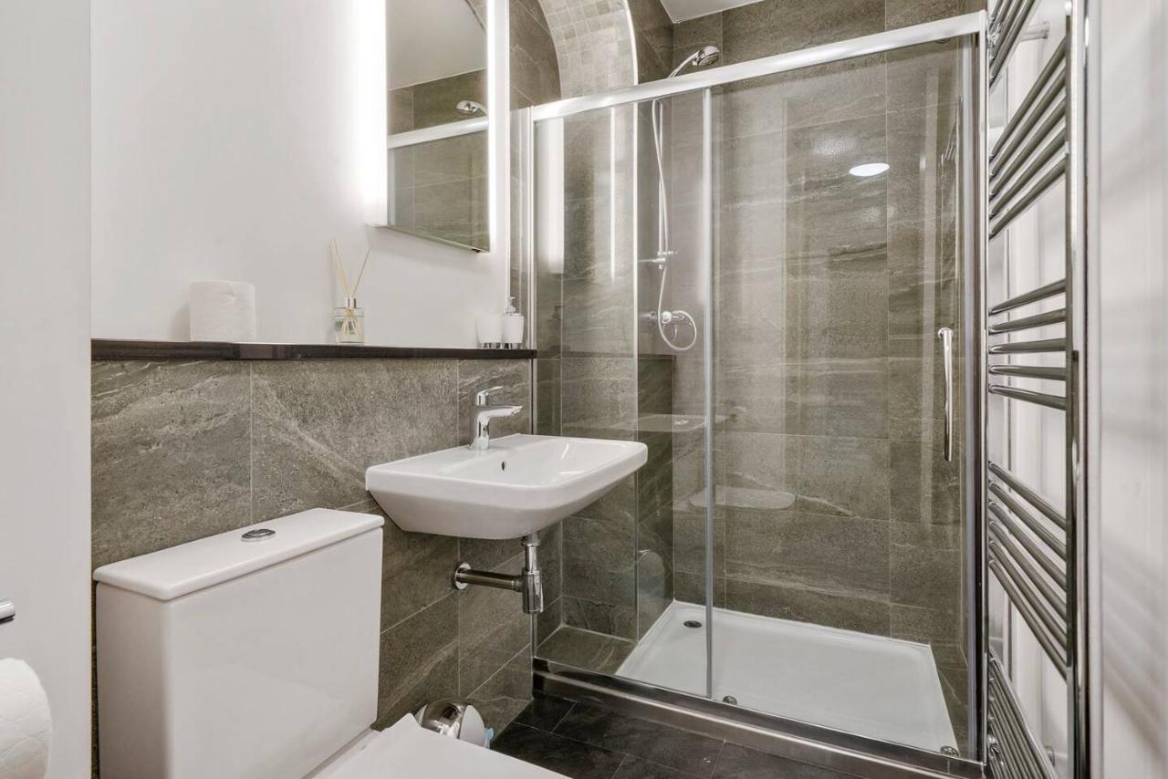 Lovely Central Wakefield Apartment - Parking Esterno foto
